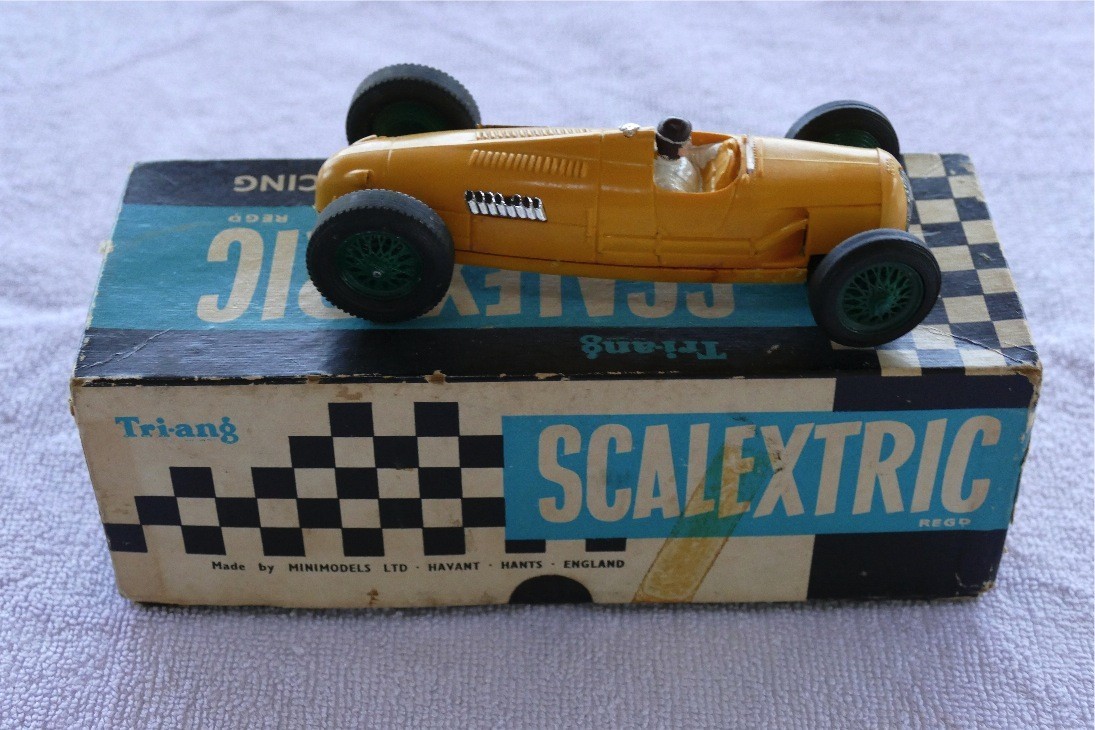 AUTO UNION TYPE C JAUNE  ROUES VERTES SCALEXTRIC C71