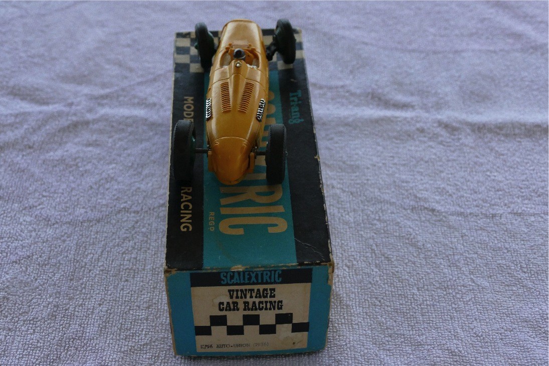 AUTO UNION TYPE C JAUNE  ROUES VERTES SCALEXTRIC C71