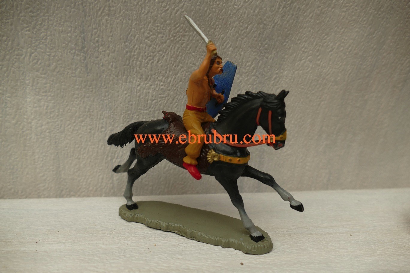 CAVALIER GAULOIS BOUCLIER LONG GLAIVE STARLUX RÉF 7106 ANTIQUITÉ