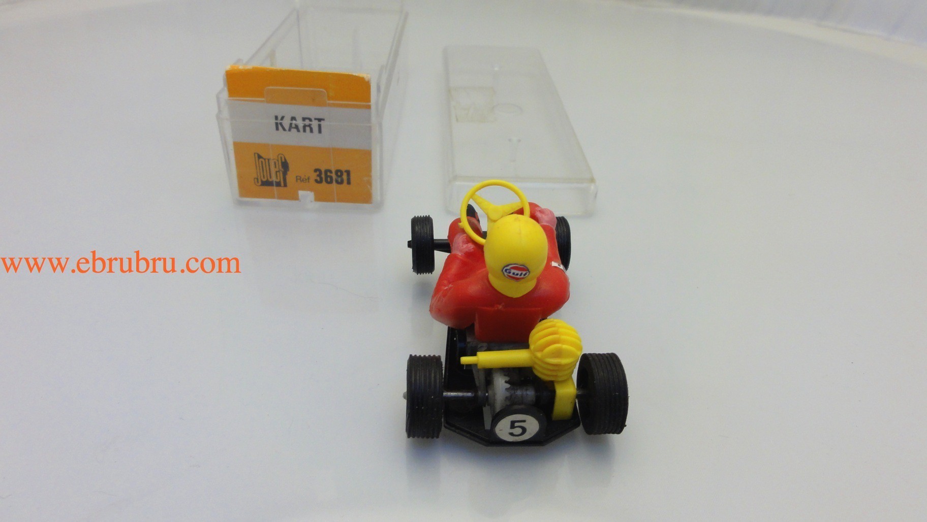 Kart  rouge Jouef record 64 ref 3681