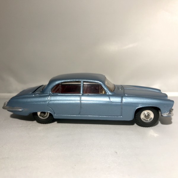 Jaguar mark X Bleu  Dinky Toys ref 142