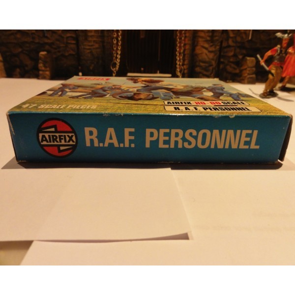 AIRFIX BLUE BOX  R A F  PERSONNEL