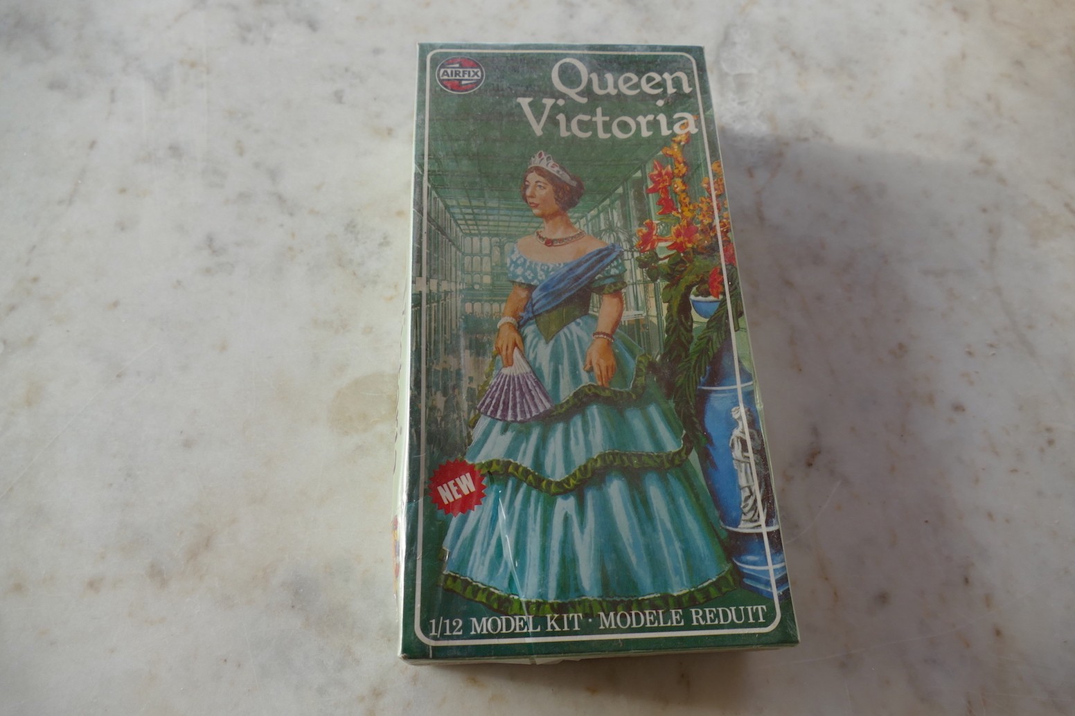 QUEEN VICTORIA AIRFIX KIT 1/12 sous Blister 03544