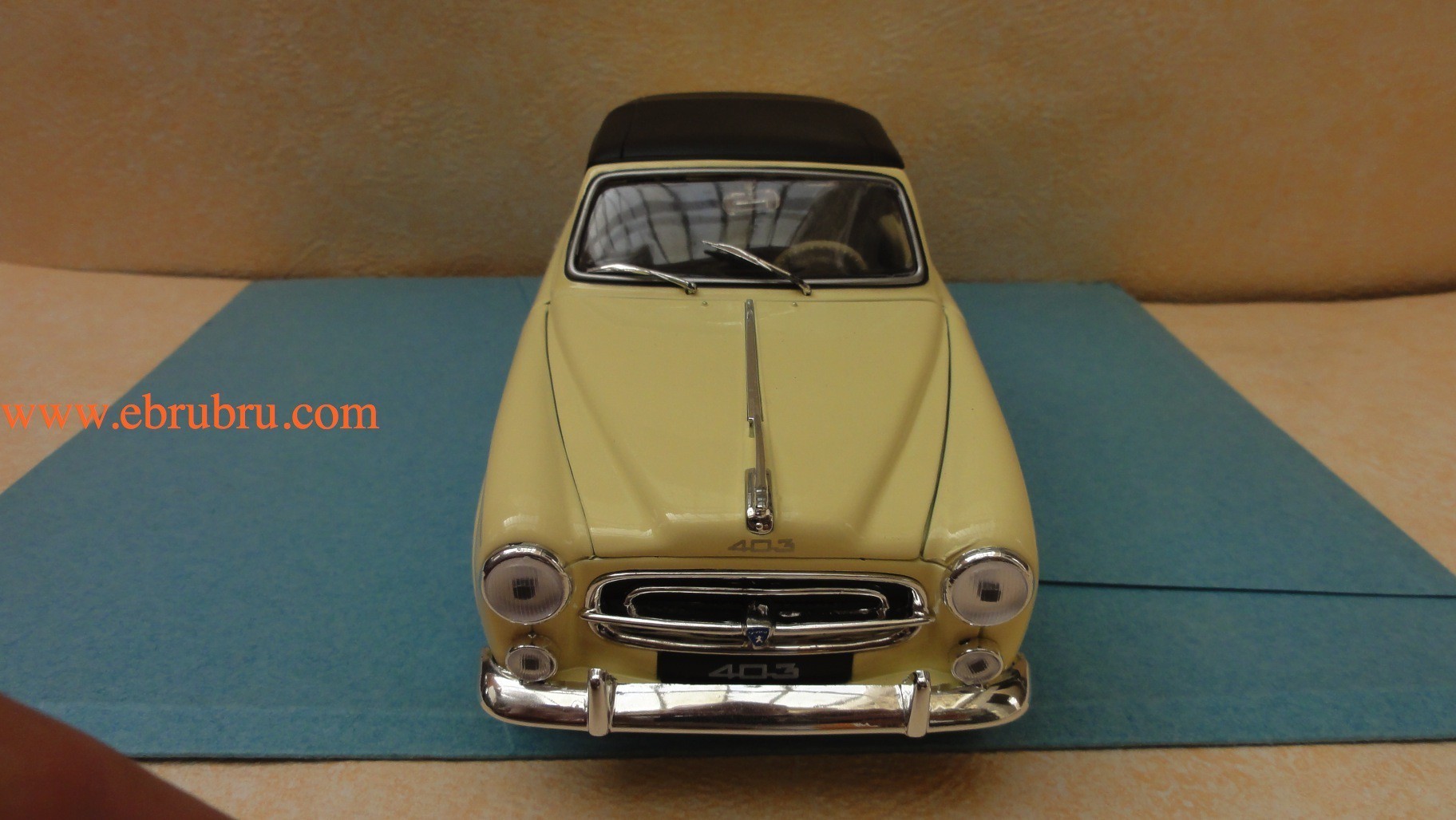 WELLY,  COUPE CABRIOLET CAPOTE PEUGEOT 403 1955 ech 1/18