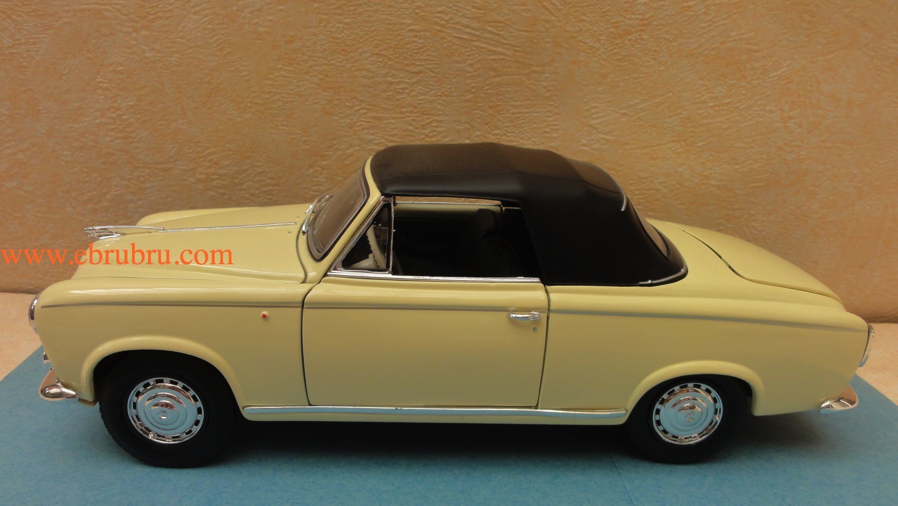 WELLY,  COUPE CABRIOLET CAPOTE PEUGEOT 403 1955 ech 1/18