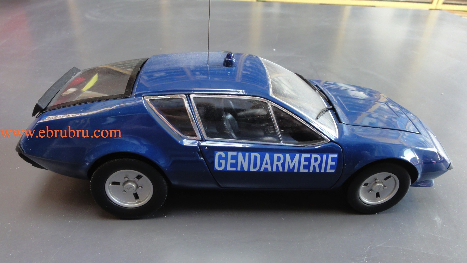 ALPINE RENAULT A310 V6 Gendarmerie ech 1/18 Norev