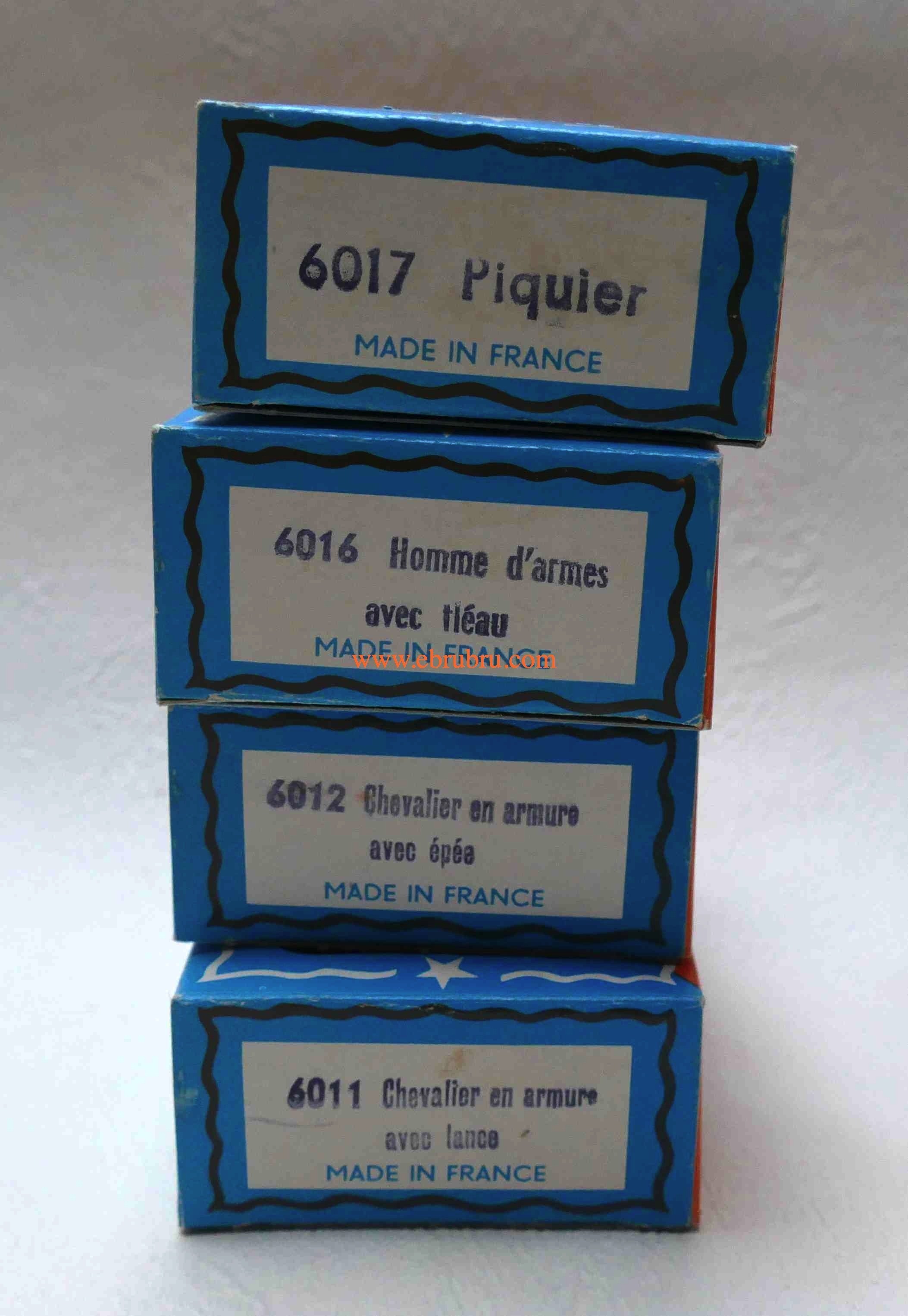 4 Boites Figurines Moyen âge 3 Starlux d'origine