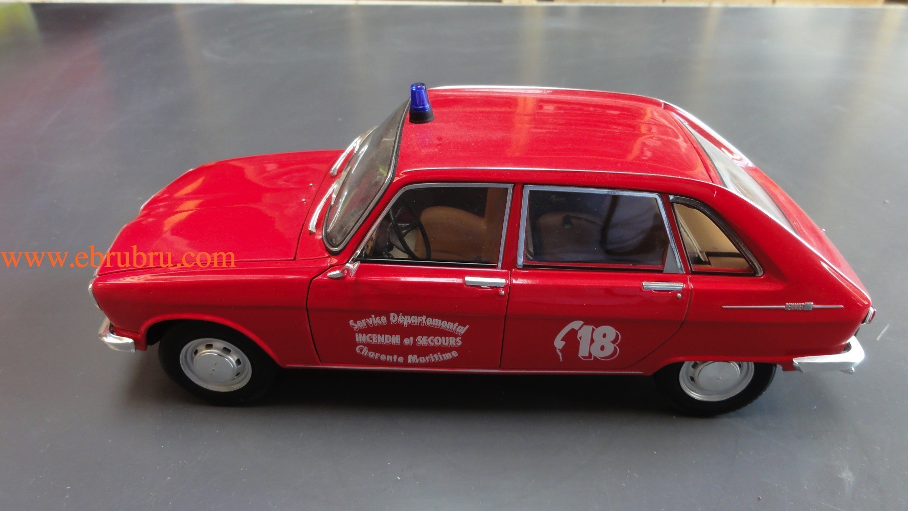 RENAULT 16  Pompier ech 1/18 Norev