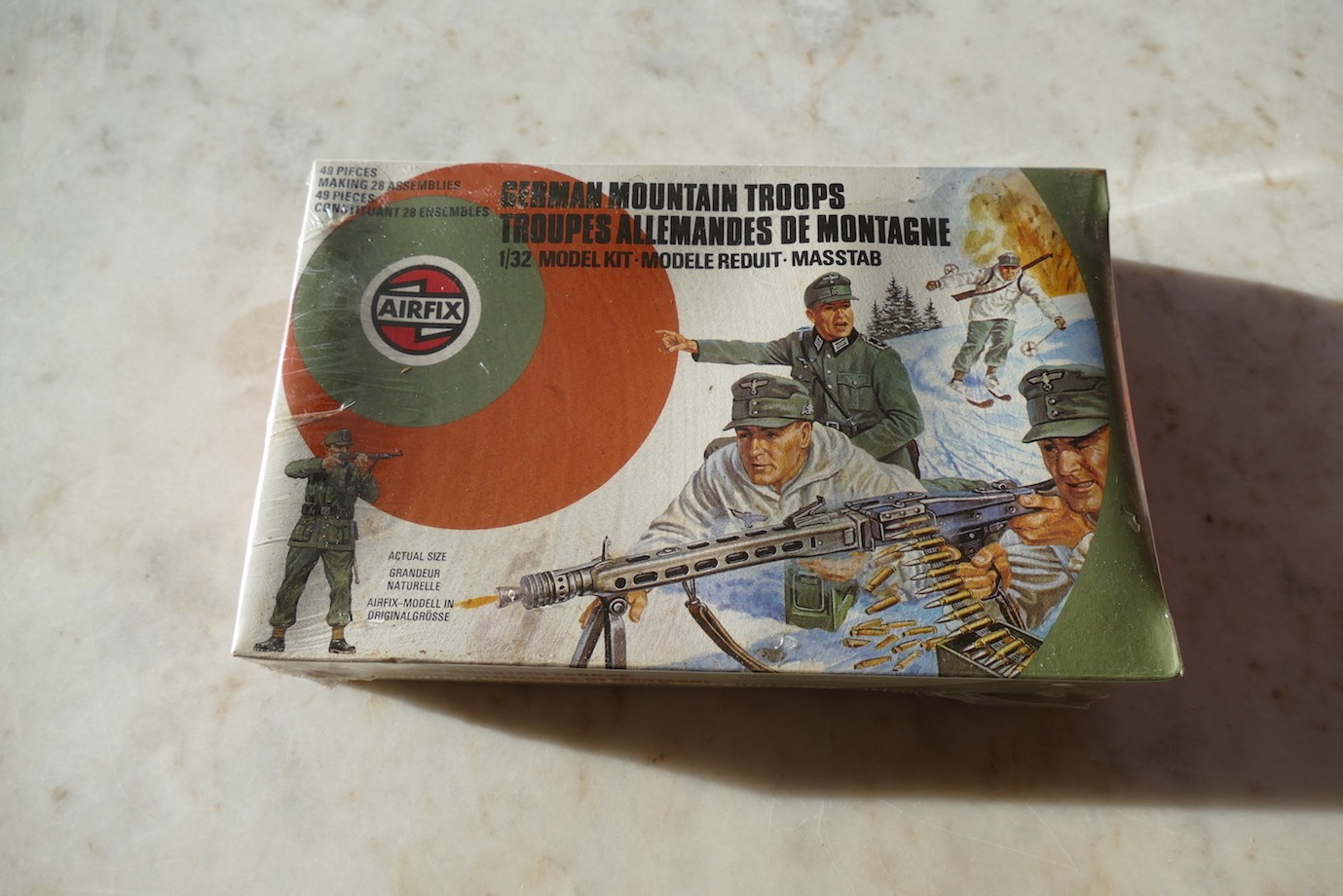 GERMAN MOUNTAIN TROOPS -  49 PIECES AIRFIX 1/32 sous Blister 51468 - 0