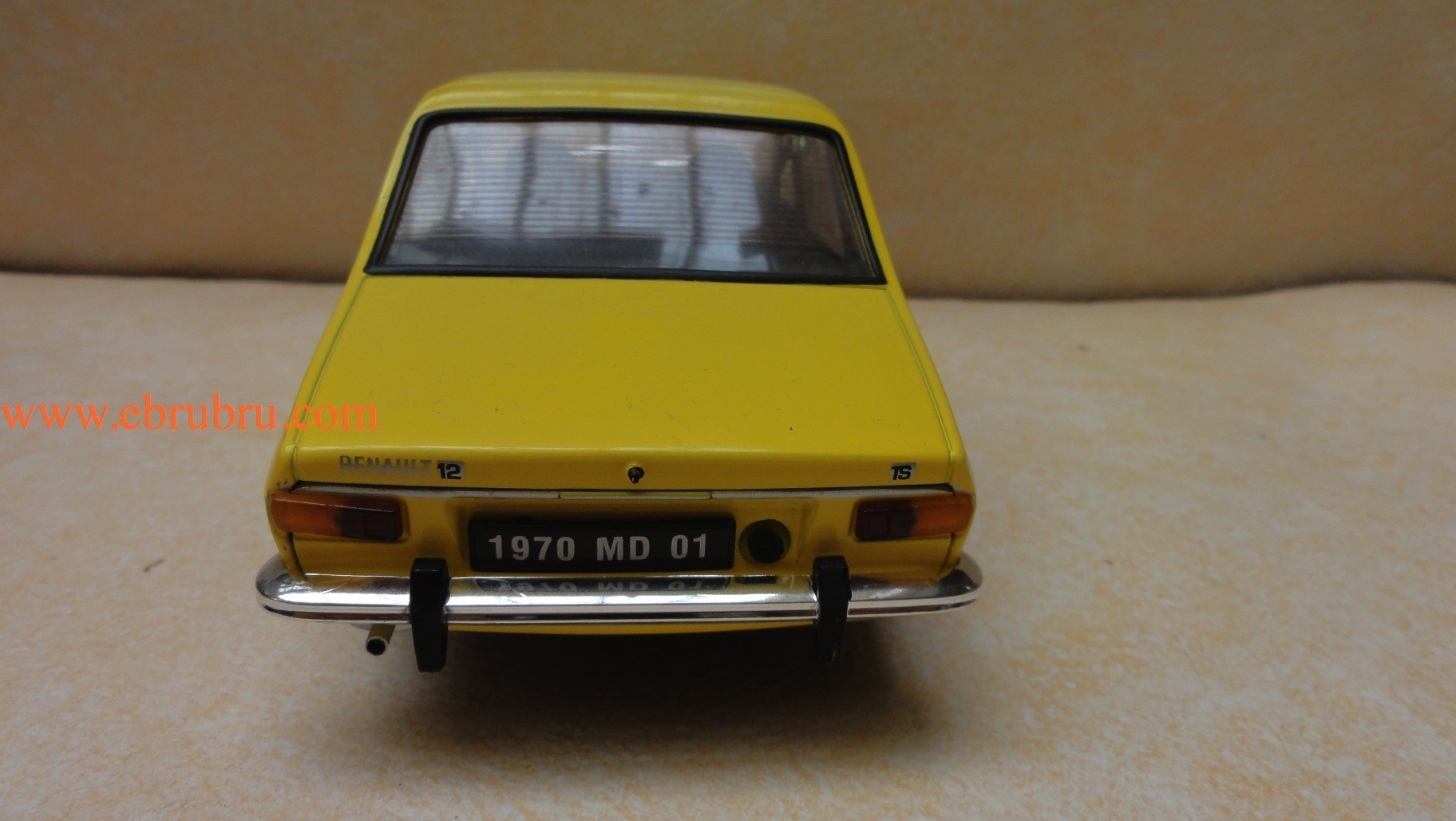 RENAULT 12 TS 1970 jaune 1/18  Solido Ref 11831200