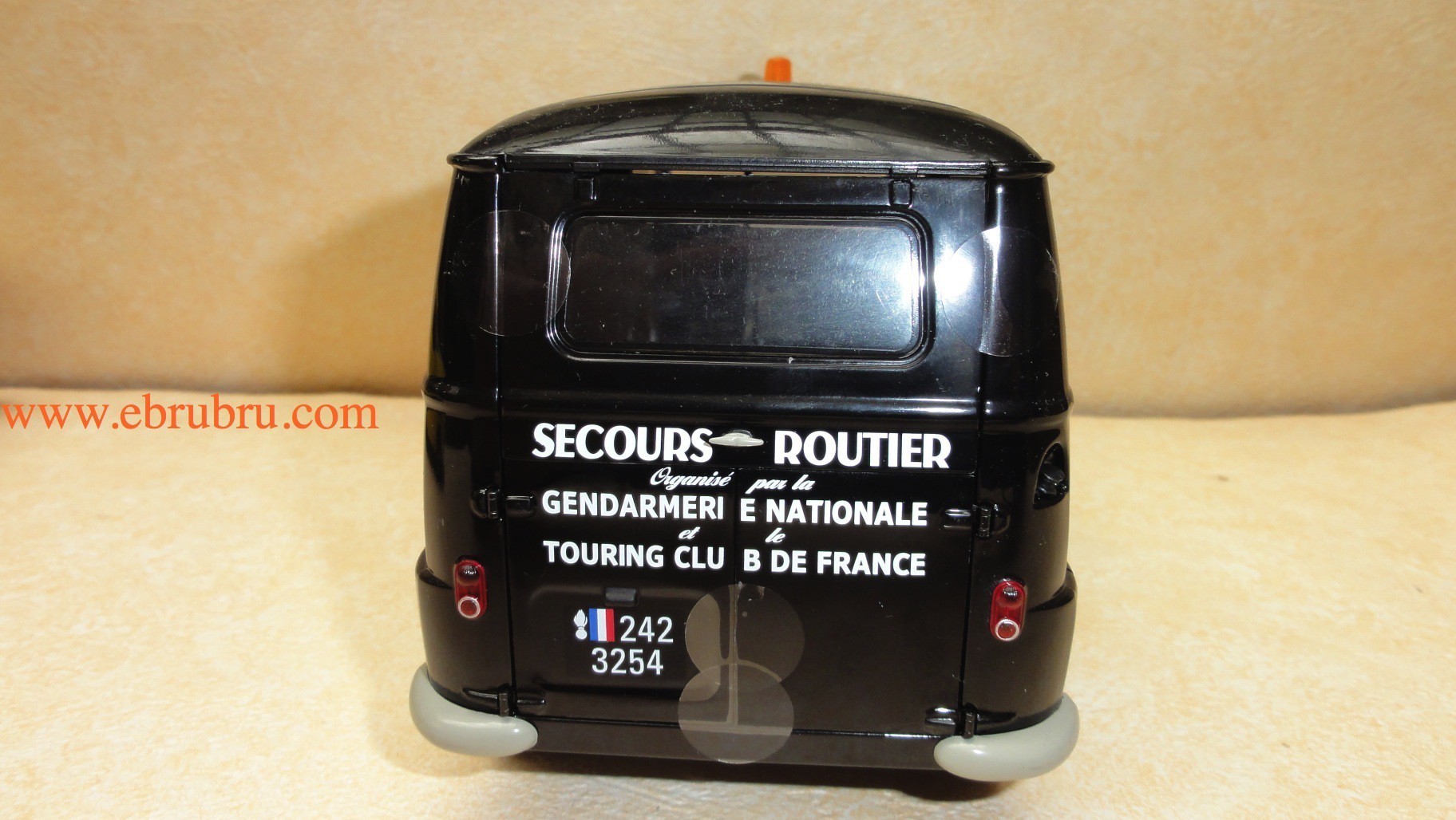 Estafette renault gendarmerie Norev 1/18