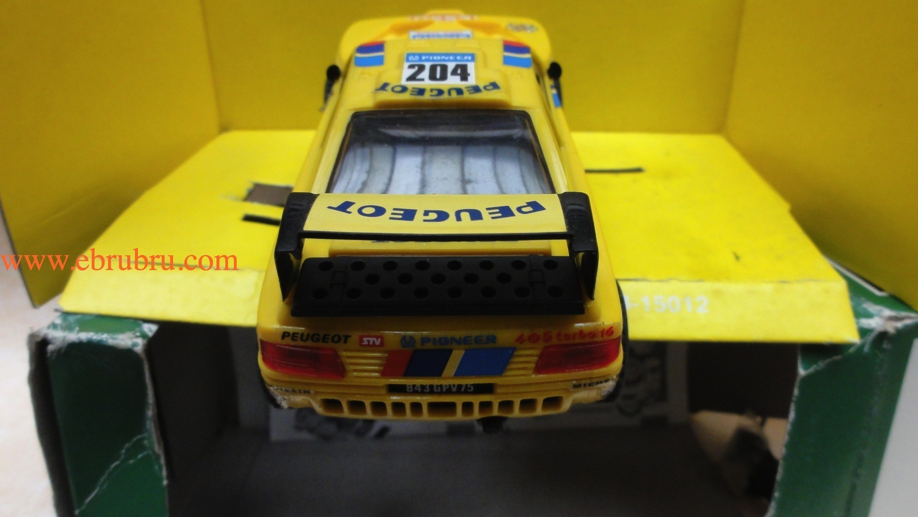 Peugeot 405 jaune TT  Scalextric ref 7303