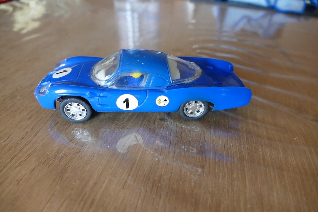 ALPINE RENAULT SCALEXTRIC 