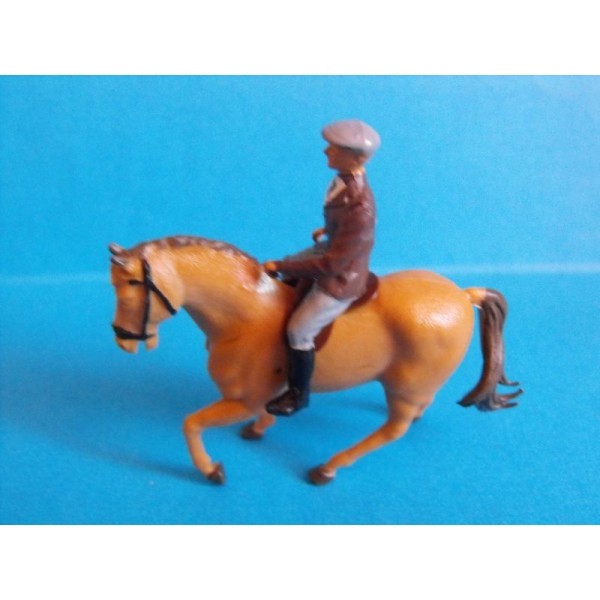 CAVALIER BRITAINS ENGLAND GENTELMAN