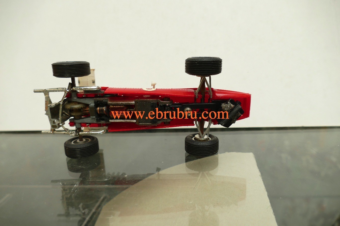 FERRARI V12 F1 ROUGE POWER SLEDGE SCALEXTRIC C9