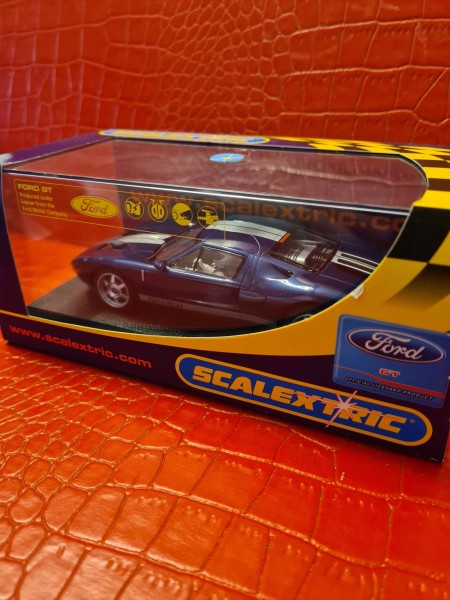 FORD GT ROAD VERSION SCALEXTRIC REF C2823 