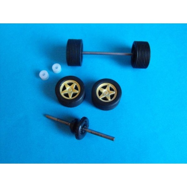 PACK DE PIECES SCALEXTRIC N° 28  PNEUS ROUES