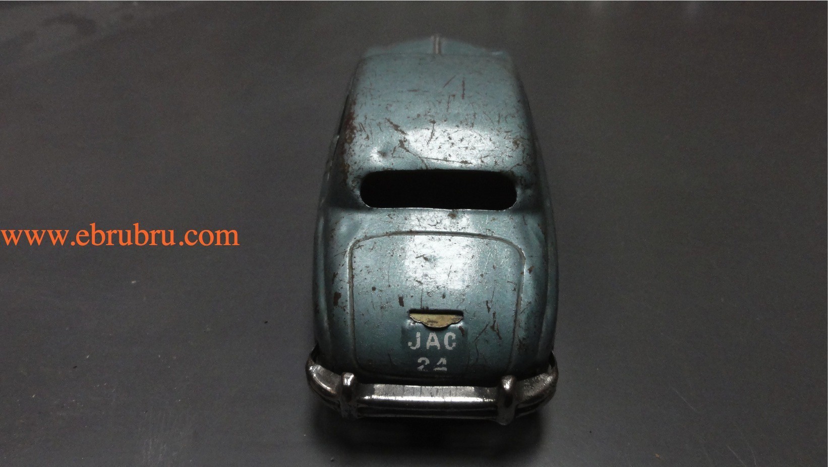 Jaguar 2-4 Salon Scalex Bleu  tinplate friction drive SCALEXTRIC