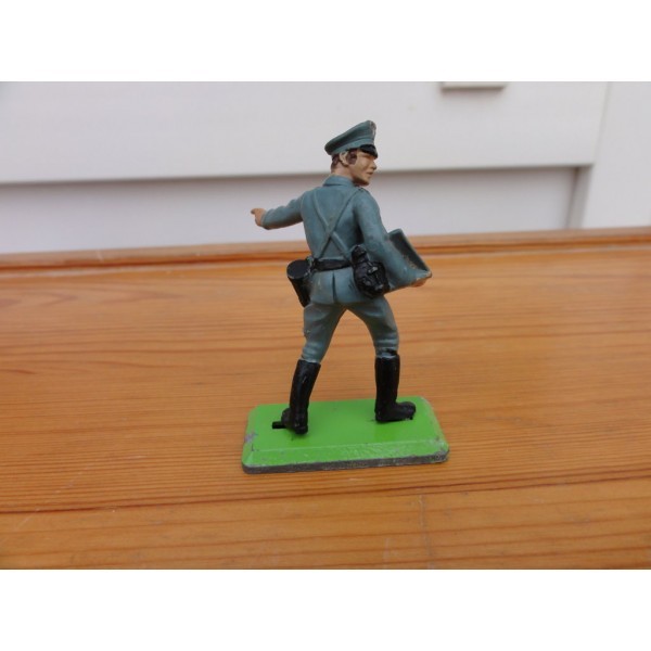 OFFICIER ALLEMAND BRITAINS