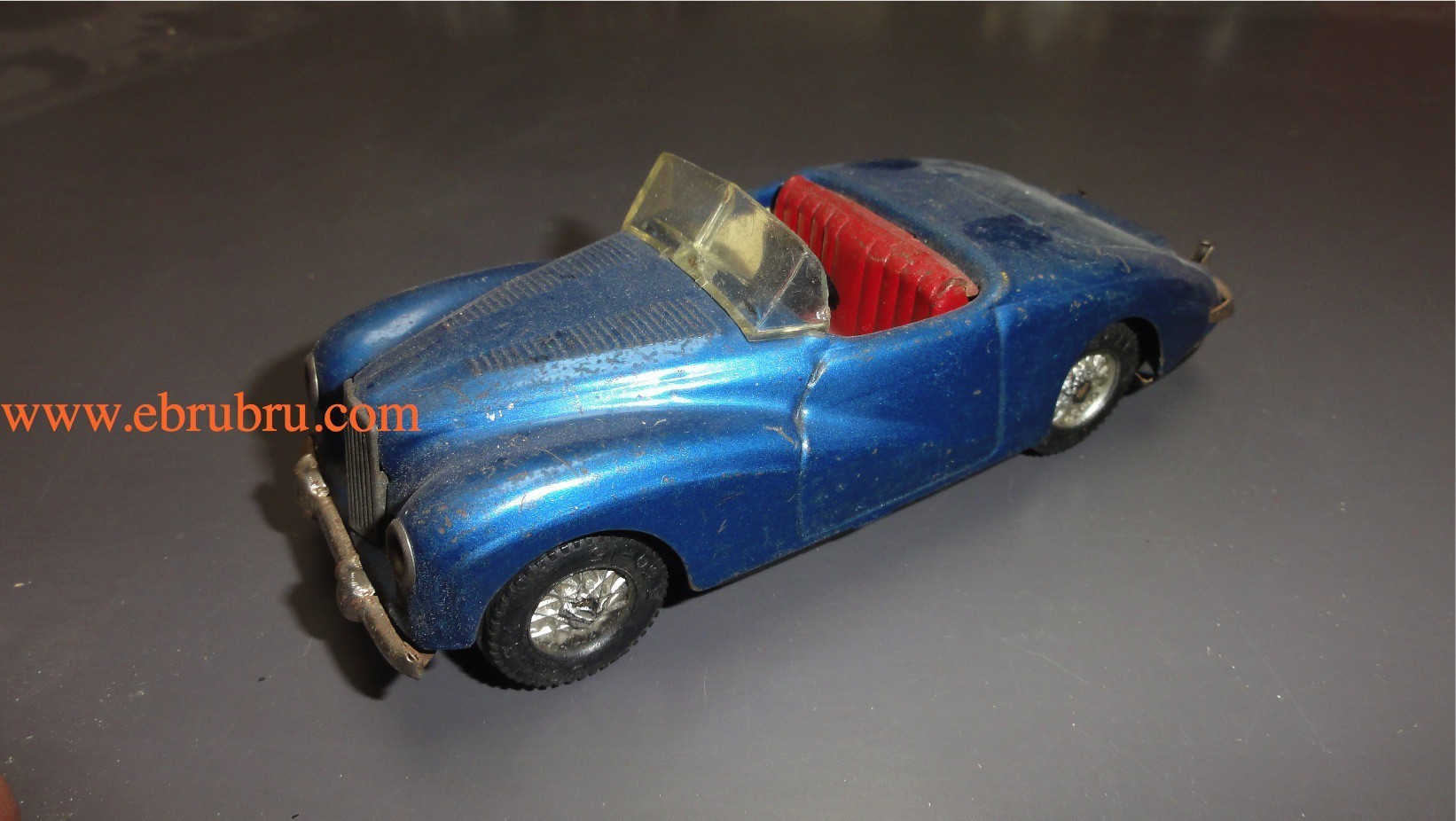 Sunbeam alpine bleu tinplate  STARTEX SCALEXTRIC