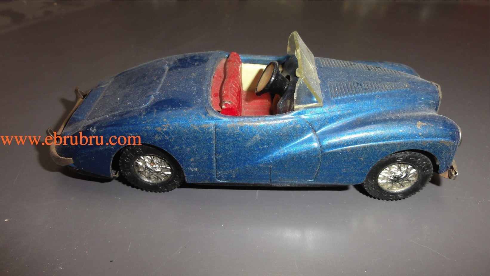 Sunbeam alpine bleu tinplate  STARTEX SCALEXTRIC