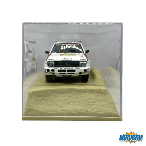 Mitsubishi Pajero - La légende du Dakar NOREV No 17