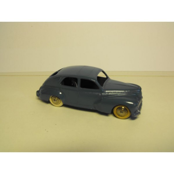 Peugeot  203 DINKY TOYS grande lunette bleu petrole