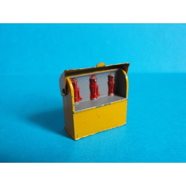 DISTRIBUTEUR D'HUILE DINKY TOYS