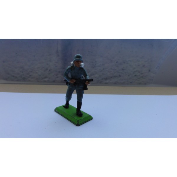 SOLDAT ALLEMENT AVEC LANCE FLAMME WWII BRITAINS DEETAIL