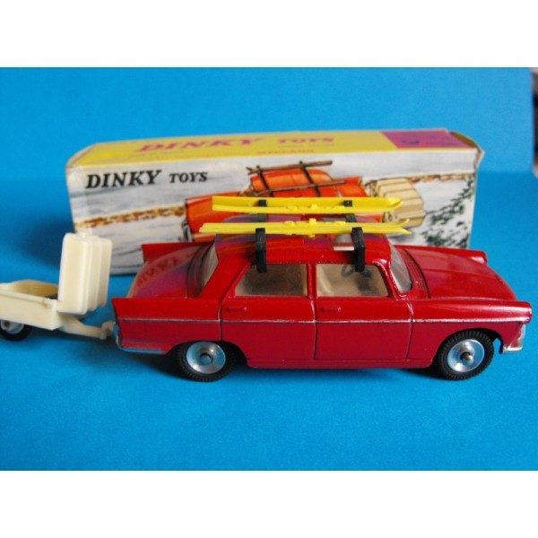 PEUGEOT 404 BERLINE  DINKY TOYS