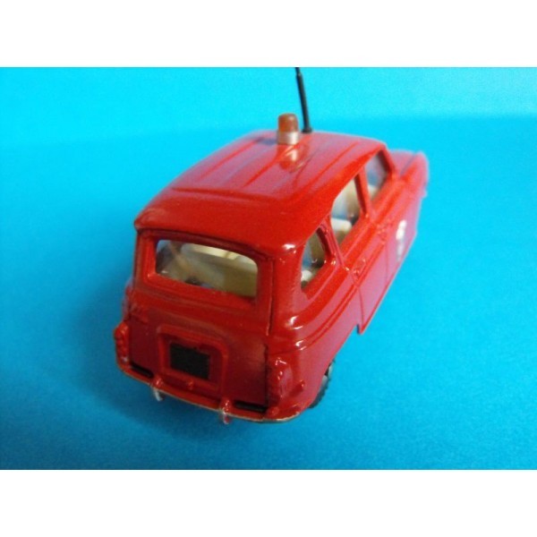 RENAULT  4 L  POMPIER DINKY TOYS