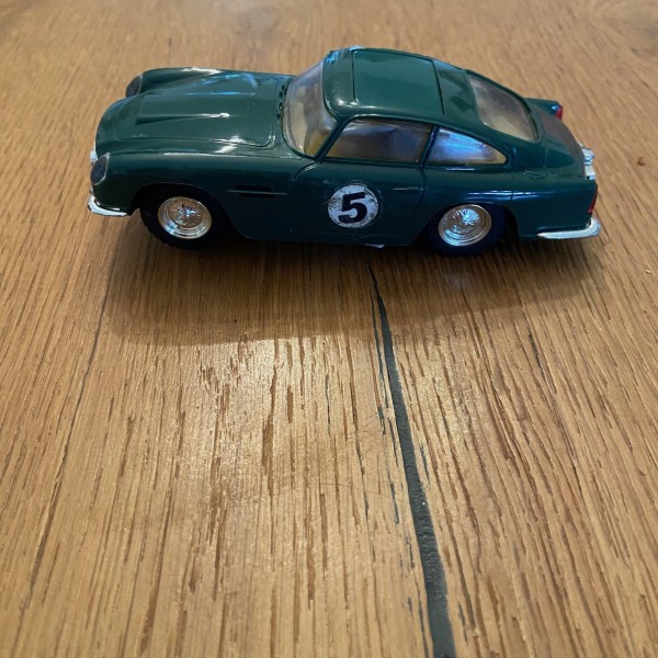 ASTON MARTIN DB4 GT VERTE SCALEXTRIC C68