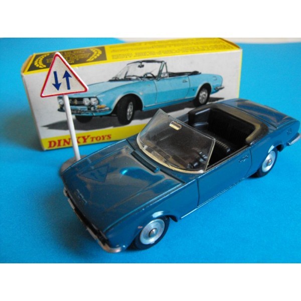 PEUGEOT 504 CABRIOLET  DINKY TOYS