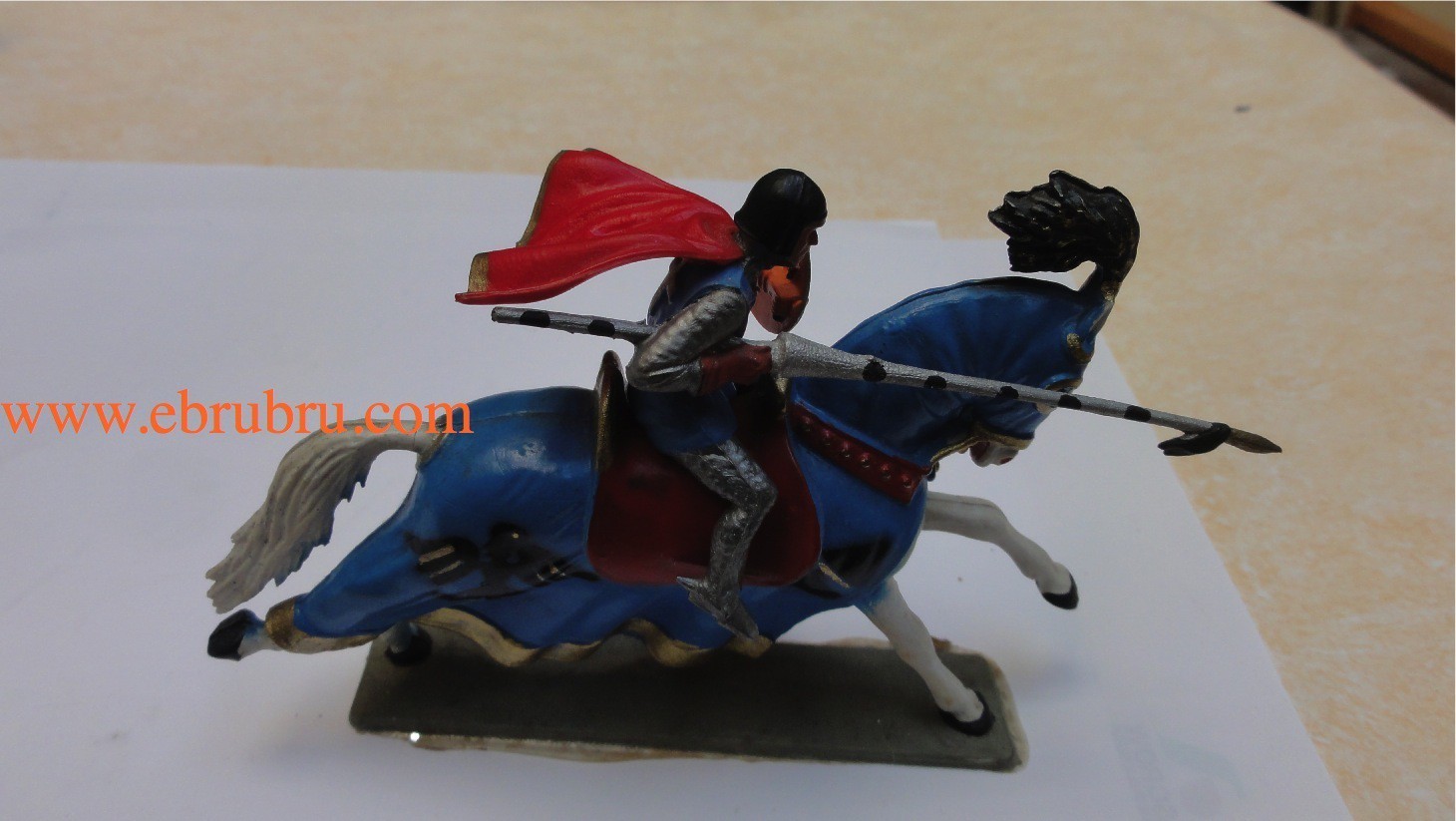 CAVALIER  LANCE  ROBE BLEU STARLUX REF 6101