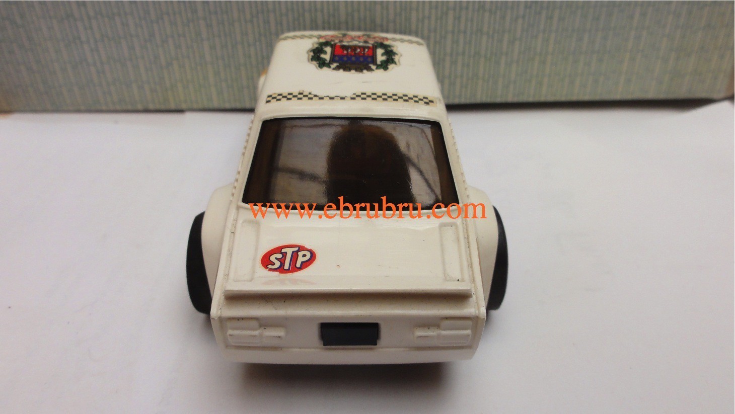 Fiat 131 rallye N°4 SCALEXTRIC ref 90114