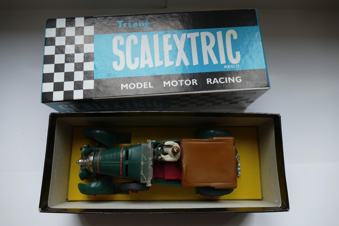 BENTLEY VERTE FRANCAISE SCALEXTRIC RÉF C 64