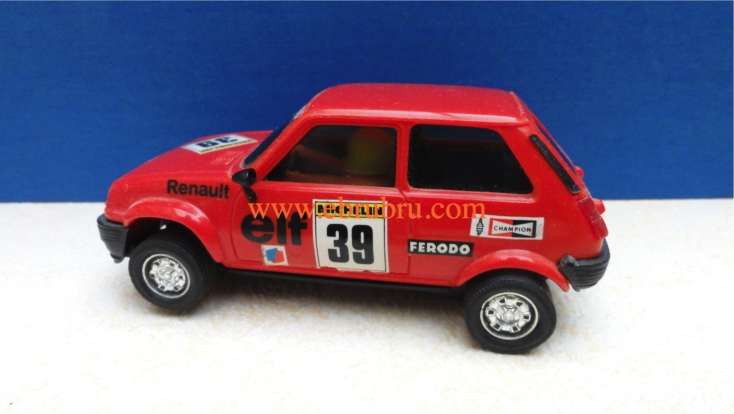 RENAULT 5 ROUGE SCALEXTRIC REF 4058