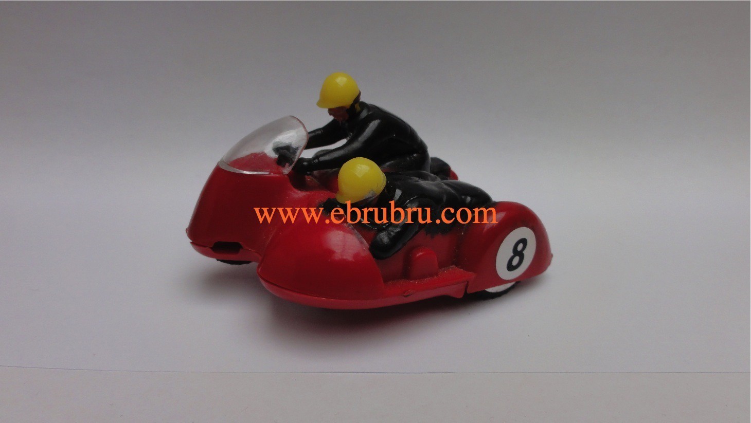 Sidecar Typhoon rouge type 2 SCALEXTRIC ref B1