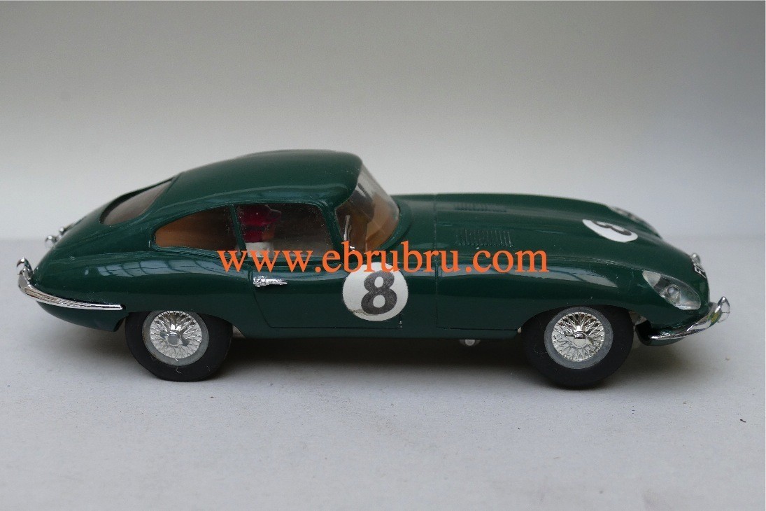 JAGUAR Type E verte  24C/101  SCALEXTRIC SUPER 124