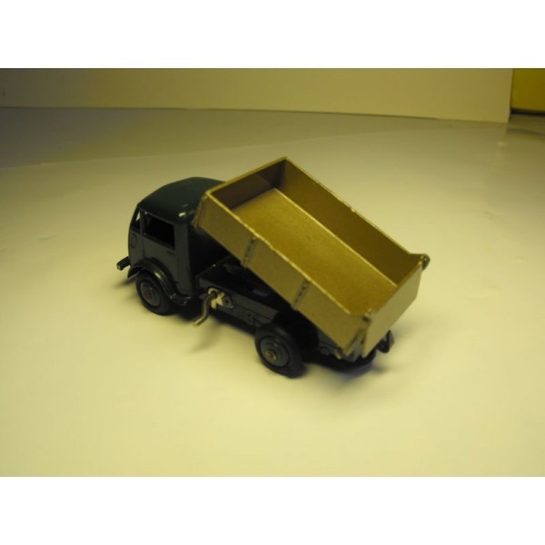 CAMION  FORD  BENNE BASCULANTE DINKY TOYS