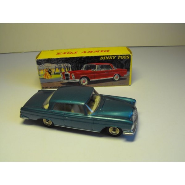 MERCEDES BENZ  COUPÉ  300 SE DINKY TOYS