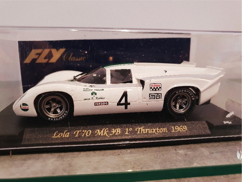 FLY C33 LOLA T70 MK 3B BLANCO