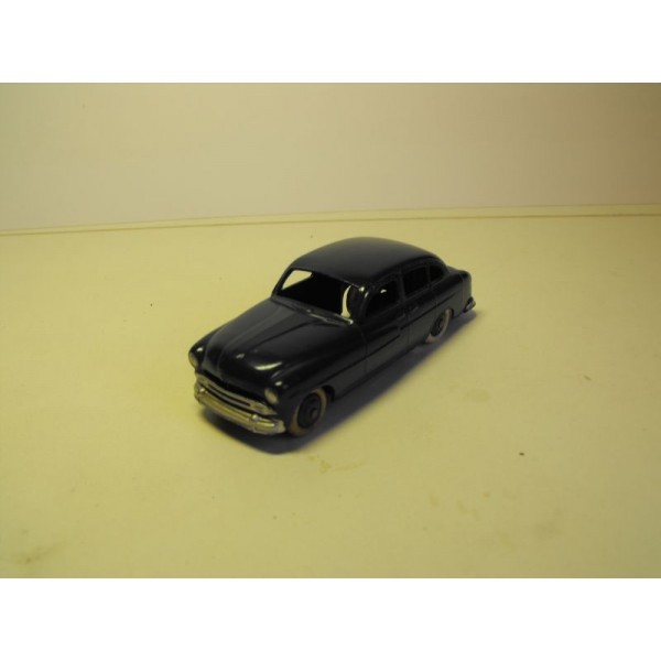 FORD VEDETTE  DINKY TOYS