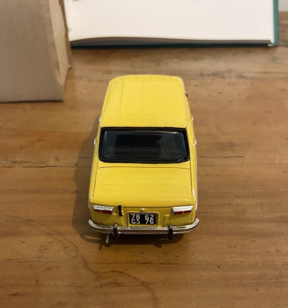 RENAULT 8 TS jaune Slot Classic CJ-09