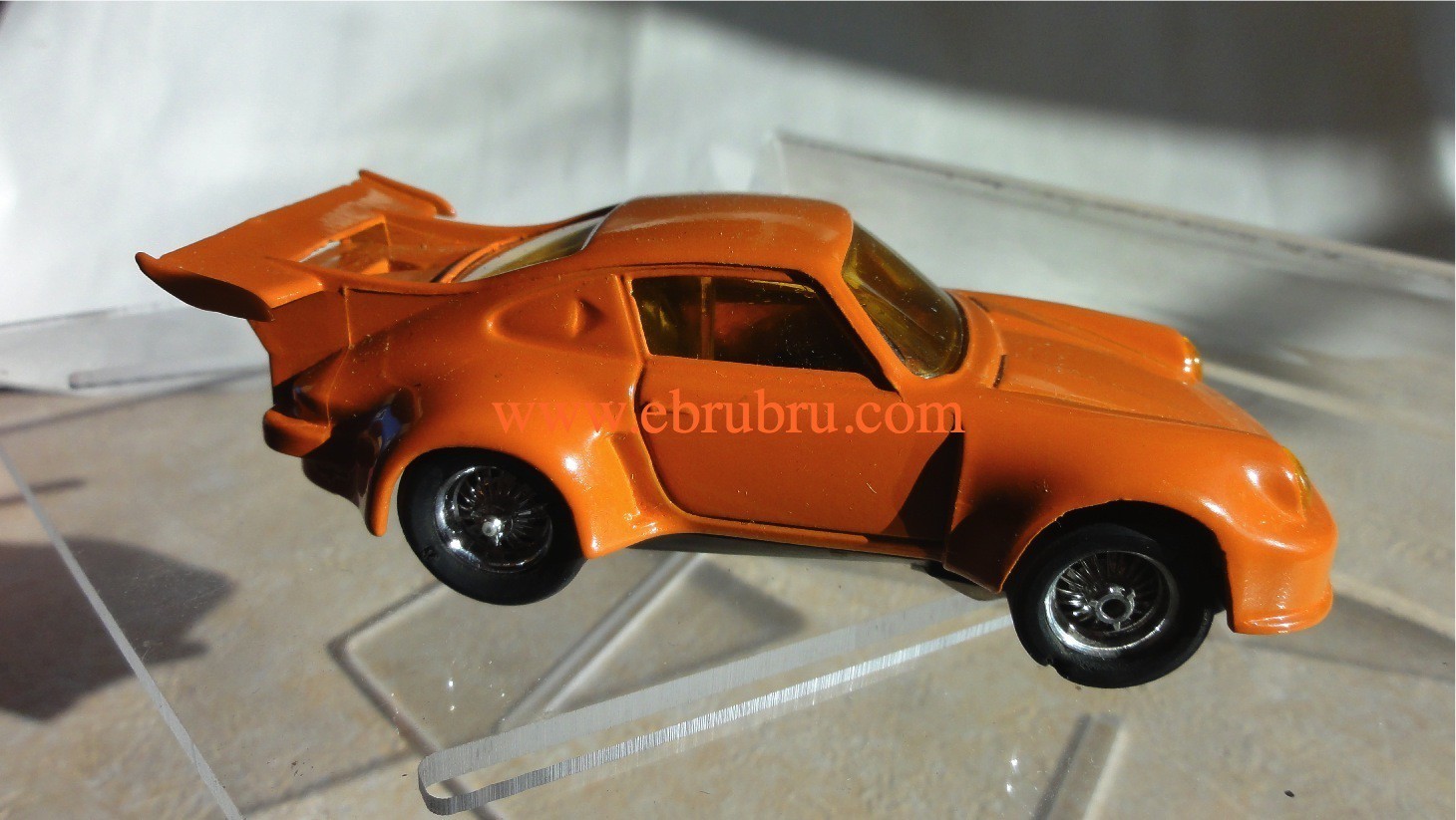 Porsche Carrera Turbo orange JOUEF ref 3472