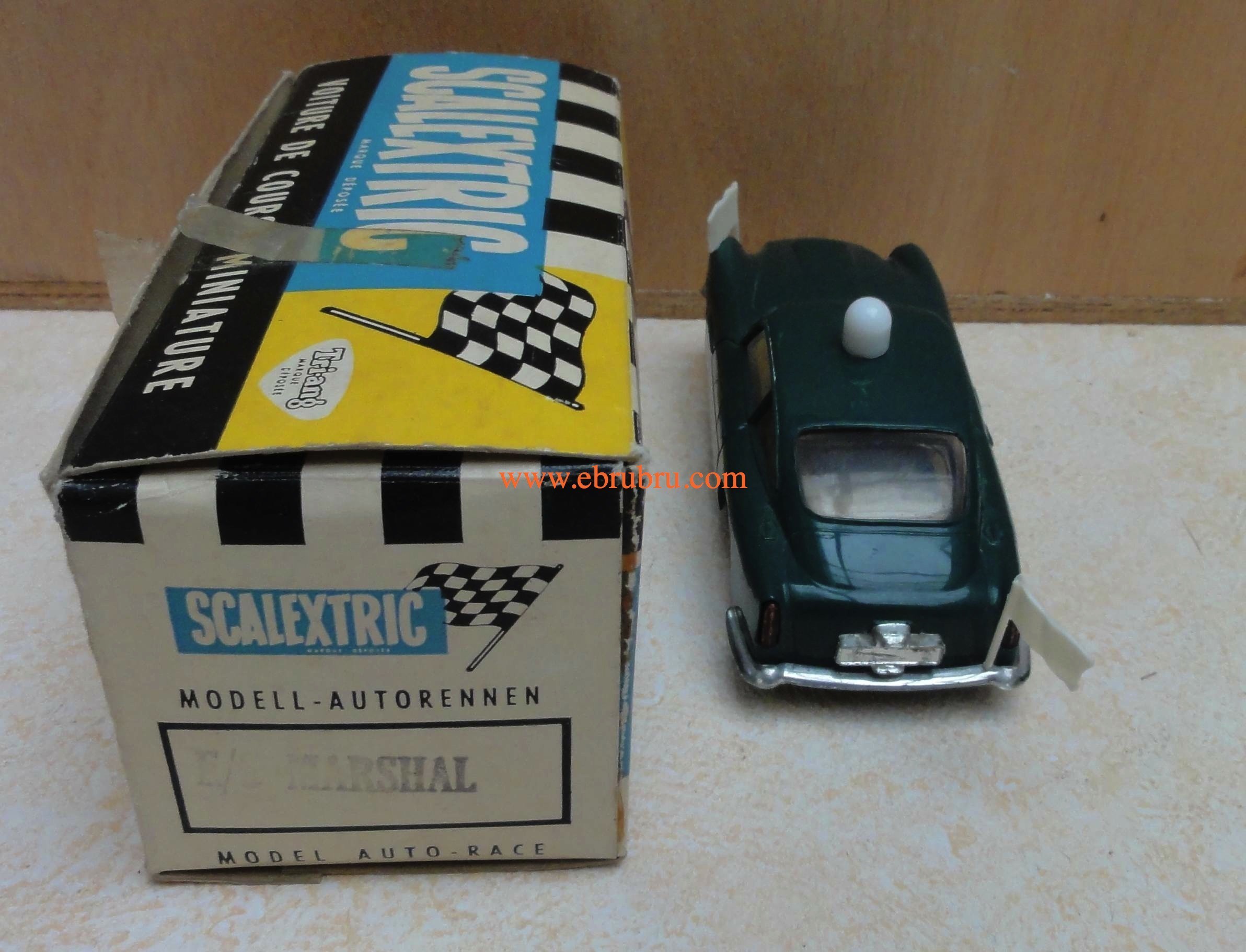 ASTON MARTIN DB4 GT MARSHAL VERTE SCALEXTRIC BLACK E5