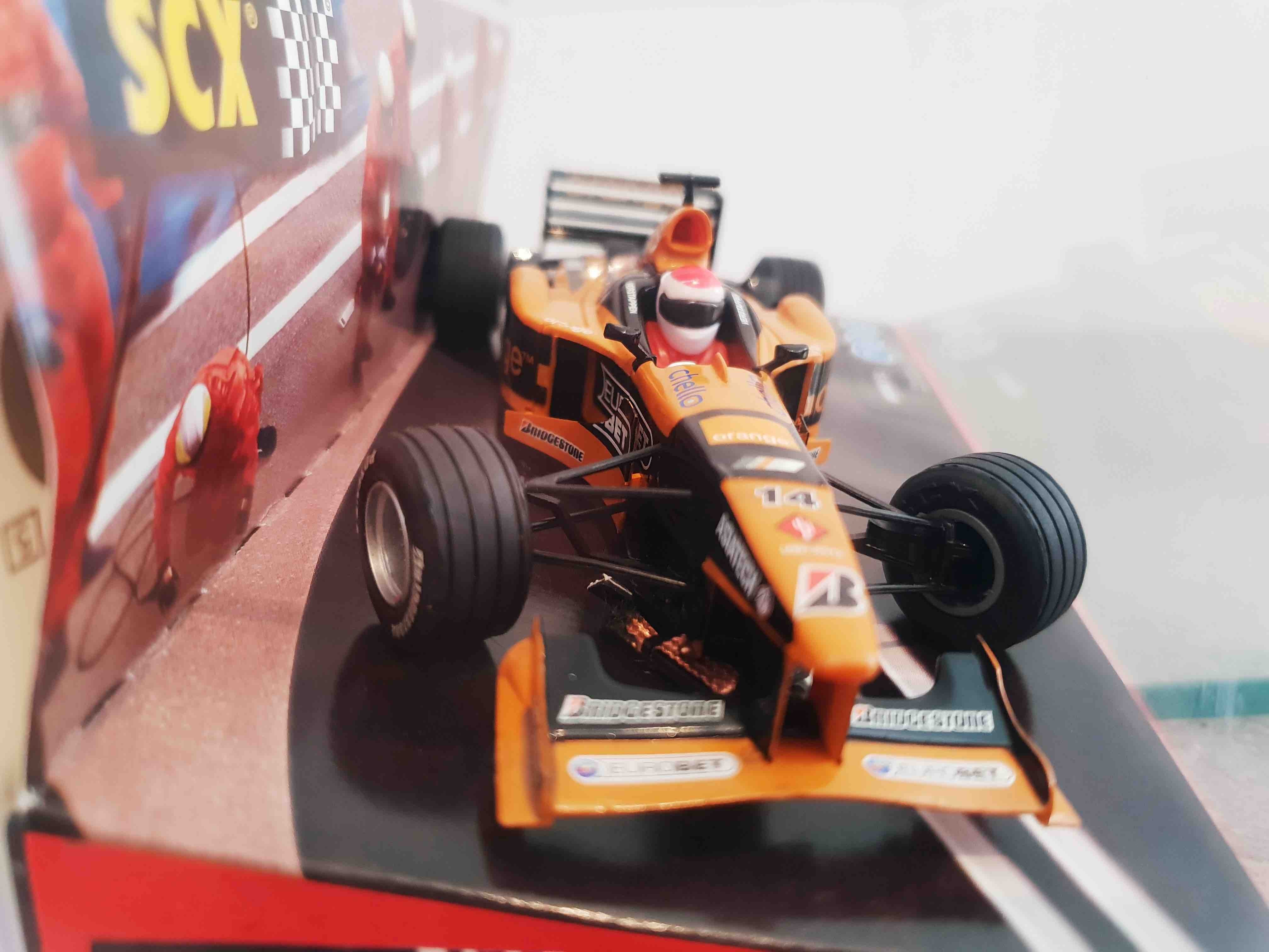 SCALEXTRIC 60440 ORANGE ARROWS F1 TEAM 2000 SHOWCAR