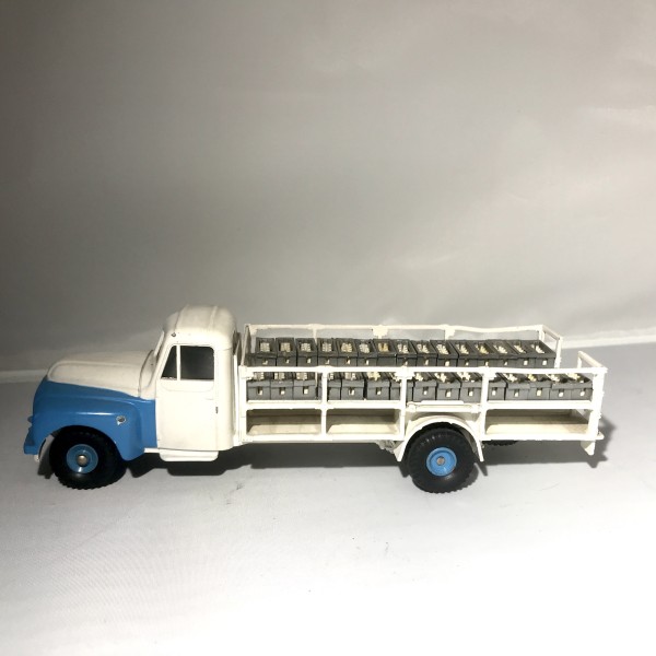 03.Citroen  P 55 Camion laitier DINKY TOYS