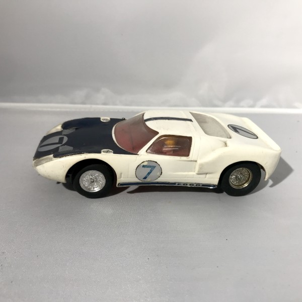 Ford GT blanche SCALEXTRIC C77