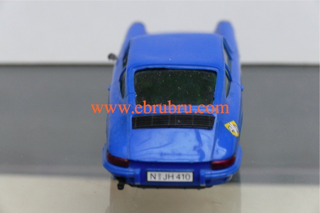 PORSCHE 911 BLEUE CARRERA UNIVERSAL  REF 40415